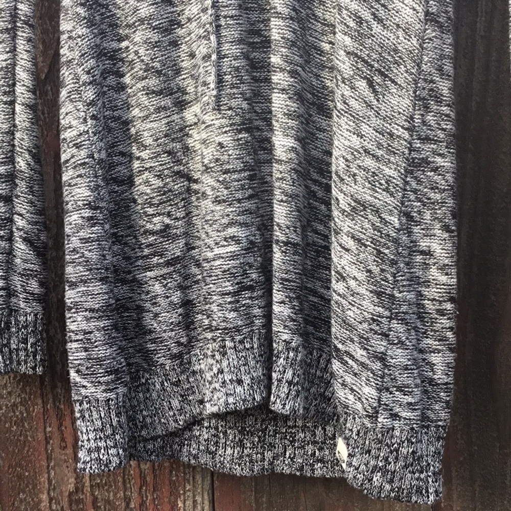 Sweaters - Picture 8 of 8